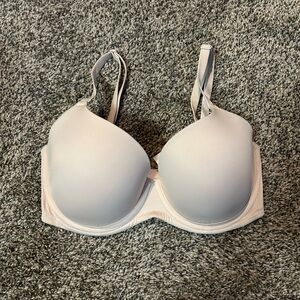Victoria's Secret White T-Shirt Bra with Underwire
